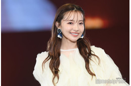 村瀬紗英、色白美脚際立つミニワンピ姿「綺麗すぎ」「美人さん」とファン絶賛