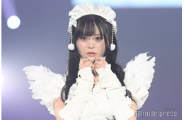 美人YouTuber、ほっそりウエストちらり 韓国満喫ショットに「笑顔が可愛い」「憧れのスタイル」の声