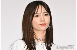 島崎遥香、タンクトップ姿で万博“大本命”パビリオンへ「ポーズ可愛い」「楽しんでるの伝わる」の声
