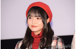 元日向坂46高瀬愛奈、色白美脚輝くミニスカ姿に反響「透明感すごい」「眩しい」