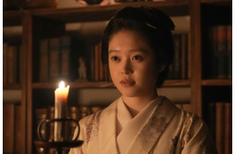 朝ドラ「ばけばけ」初回、ヘブン（トミー・バストウ）がトキ（高石あかり）に“おでこキス” 怪談話からの胸キュンシーンに視聴者悶絶「ロマンティック」「ドキドキする」