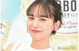 井桁弘恵、美ウエスト透けるシースルートップス姿「クール＆ビューティ」「惚れる」と反響