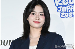 ME:I・KOKONA（佐々木心菜）、抜群スタイル際立つショットに熱視線「手足長すぎ」「完璧なアイドル」