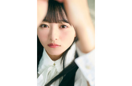 日向坂46片山紗希、真っ直ぐな視線に釘付け「五期生のぽかぽか写真館」9人目公開
