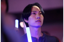 【ひと夏の共犯者 第1話】巧巳（橋本将生）、“推し”澪（恒松祐里）との共同生活スタート 逃避行ラブサスペンス開幕