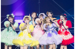 FRUITS ZIPPER、7人揃って“はちゃめちゃわちゃ”ライブ「クレヨンしんちゃん」と奇跡のコラボ・サプライズに歓声