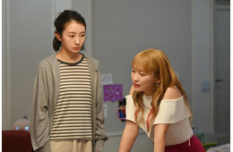 波瑠＆川栄李奈が語る撮影秘話 Snow Man向井康二は「ずっと喋っています」・田中みな実と1番盛り上がった“意外”な話題は？【「フェイクマミー」インタビュー】