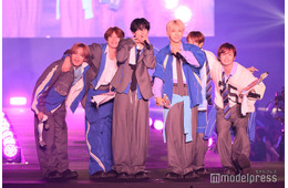 DXTEEN、頭ポンポン＆肩組みに胸キュン 福岡出身・大久保波留が青春ソングで美声響かす【TGC北九州2025】