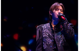 Ryosuke Yamada（山田涼介）圧巻オーラ放ったソロでのフェス初出演 Hey! Say! JUMP「ウィークエンダー」も披露・4回の水分補給でキラキラ効果音【ZOZOFES】