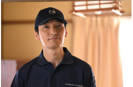 【終幕のロンド ーもう二度と、会えないあなたにー第1話】シングルファーザーの遺品整理人・樹（草なぎ剛）余命3カ月の宣告を受けた依頼人の自宅へ