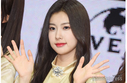 IZ*ONE出身カン・ヘウォン、秋コーデで美脚披露「完璧」「組み合わせがおしゃれ」の声