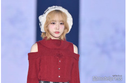 なえなの、オフショル＆ミニスカで美スタイル際立つ「金髪×赤ニット最強に可愛い」「憧れ」の声【ガルアワ2025AW】