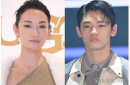 冨永愛「また大きくなった？」長男・冨永章胤との背比べショット「親子揃ってスタイル良すぎ」「絵になる」と話題に