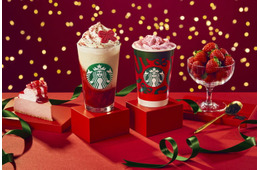 スタバのホリデー新作はストロベリー×ジョイフルメドレー!“とろあま”フラペとティーラテ、ケーキも同時登場
