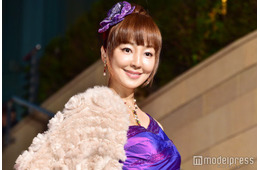 神田うの、美背中際立つキャミドレス姿披露「オーラすごい」「さすがおしゃれ上級者」と反響