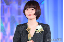 杉咲花、美デコルテ際立つ胸元ざっくりコーデで登場「海に眠るダイヤモンド」“大切なシーン”撮影前日振り返る【東京ドラマアウォード2025】
