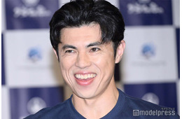 小島よしお、1歳息子とのハロウィンショット公開「おぱぴまるに癒される」「理想の親子ショット」と反響