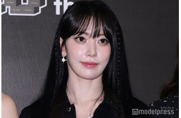 LE SSERAFIMサクラ、美ウエストライン大胆披露「世界が誇るビジュアル」「完璧すぎる」と反響