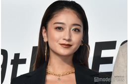 みちょぱ、荒野バックに美スタイル解放 誕生日フォトが話題「かっこよすぎ」「服と風景がマッチしている」