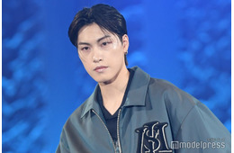 OCTPATH西島蓮汰、ヌーディーメイク×ユニークデニムで新たな魅力「印象違う」「色気すごい」と反響【サツコレ2025A/W】