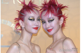 AMIAYA・AMI、長男顔出し 抱っこショットに「癒し系で可愛すぎる」「目元がママ似」と反響