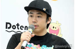 フィッシャーズ・シルクロード、1歳息子の抱っこショット公開「楽しそうで何より」「斬新な遊びしてる」と反響