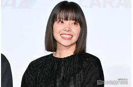 岸井ゆきの、黒シースルードレスで魅力放つ「軽やかで素敵」「衣装もネイルも完璧」の声