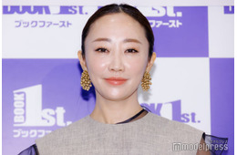 神崎恵、息子3兄弟の姿公開「スタイル抜群」「かっこいい」と話題