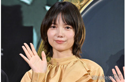 宮崎あおい、素肌輝くノースリワンピ姿にファン歓喜「癒された」「爽やかで素敵」