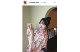 美人インフルエンサー、ミニスカで美脚スラリ 新ヘアも披露「可愛すぎる」「何でも似合う」の声