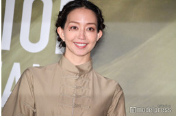 松島花「2年ぶり」親子ディズニーで母との2ショット公開「姉妹みたい」「美人オーラすごい」の声