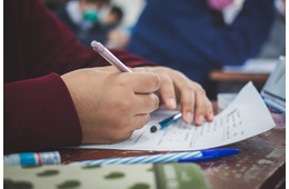 「手が痺れるし地獄です」東大には「４時間かかる試験」があるって本当！？その学部や内容とは？