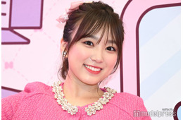 矢吹奈子、オフショルから美肩チラリ「華奢で綺麗」「黒で大人っぽい」と絶賛の声