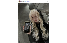 「月曜から夜ふかし」多田さん、美脚際立つ膝上ミニスカ姿公開「上級者コーデ」「スタイル抜群」の声