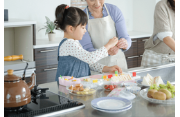 8歳の孫を溺愛する祖母　孫「おばあちゃんのご飯が一番！」次の瞬間⇒祖母が朝からキッチンで奮闘！？