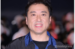 ムロツヨシ、つけまつ毛装着でギャル風に変身「一瞬誰かと」「目の形が綺麗」と驚きの声