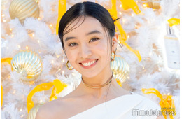 Koki,「父がサンタさんになって」クリスマスの印象深い思い出 美スタイル際立つドレス姿披露