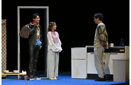 風間俊介・シソンヌじろう・与田祐希ら出演、バカリズム脚本「ノンレムの窓」舞台初日開幕 場面写真＆コメント到着