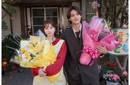 「ESCAPE」W主演・桜田ひより＆佐野勇斗がクランクアップ “衣装が意味すること”最終回で明らかに【コメント】