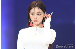 せいせい、美ウエスト見せショーパン姿のバックショット披露「ぐっと来る」「女神がいるキッチン」と反響