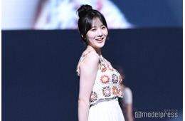 本田紗来、美脚スラリ白コーデでディズニー満喫 プラベショットに「可愛さ限界突破」「脚のライン綺麗」の声