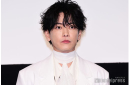 佐藤健、韓国女性アイドルからダンスを直々レクチャー 踊る姿＆交流に反響相次ぐ「2人とも可愛すぎる」「眼福」