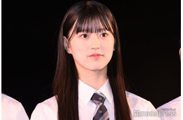 AKB48初“研究生センター”、クリスマスディズニーで美脚輝く「憧れのスタイル」「天使」と絶賛