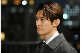 Snow Man向井康⼆「フェイクマミー」最終話で人気芸人と共演 劇中ポーズが話題「こっそりスーしてる？」「待ってました」