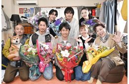 大泉洋主演「ちょっとだけエスパー」“エスパー8人”クランクアップ 宮崎あおいは号泣・大泉は続編に意欲「来月くらいからまた撮り始めても」