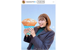 狩野舞子、ミニスカゴルフウェアから美脚スラリ「抜群スタイル」「脚が綺麗で憧れる」と反響