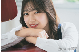 「今日好き」黒江こはる、ミニスカチェック制服姿にファン絶賛「スタイル良すぎ」「ギャル風も似合ってる」と反響