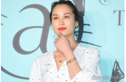 モデル・黒田エイミ、女児出産 夫・ダニエル太郎選手が子どもの顔公開「数年で1番大きい女の子の1人だと言われました」