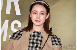 藤井サチ「⁡15cm切りました」ビフォーアフター公開 新ヘアに「印象変わる」「美しさが増してる」と反響