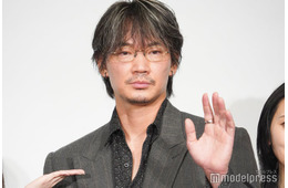 綾野剛「父性がわいた」新人女優からの“サプライズセリフ”明かす【星と月は天の穴】